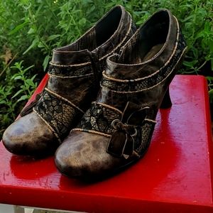 Vintage Bobbi Blu heels